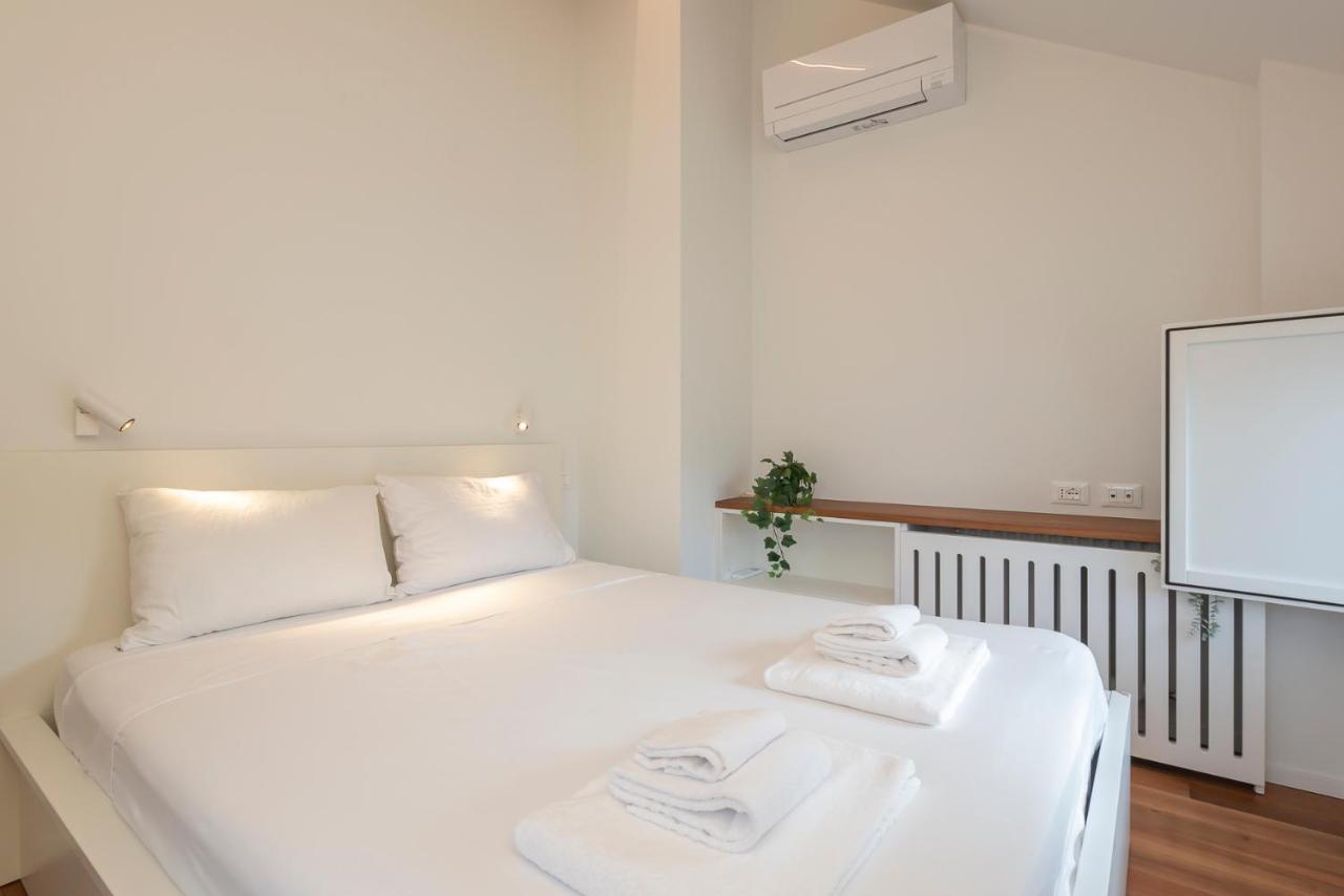 Luxury Apartment Near Arco Della Pace Guerrazzi 9 Milan Bagian luar foto