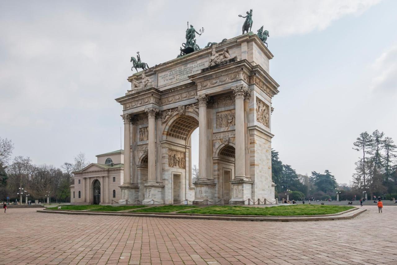 Luxury Apartment Near Arco Della Pace Guerrazzi 9 Milan Bagian luar foto